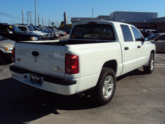 Dodge Dakota 2010 photo 4