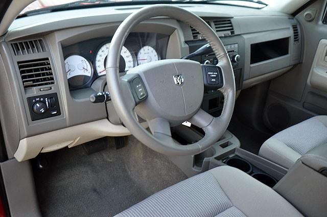 Dodge Dakota 2010 photo 1