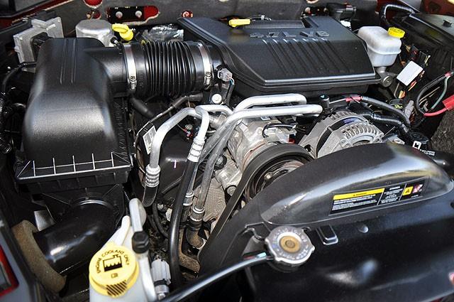 Dodge Dakota 2010 photo 2