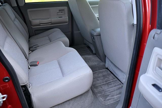 Dodge Dakota 2010 photo 8