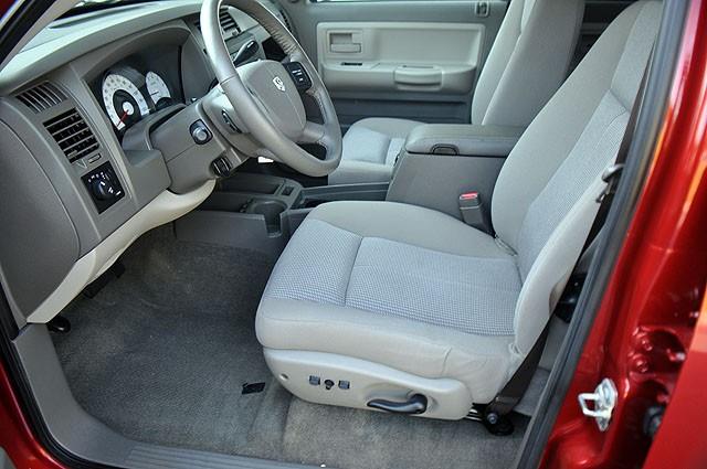 Dodge Dakota 2010 photo 9