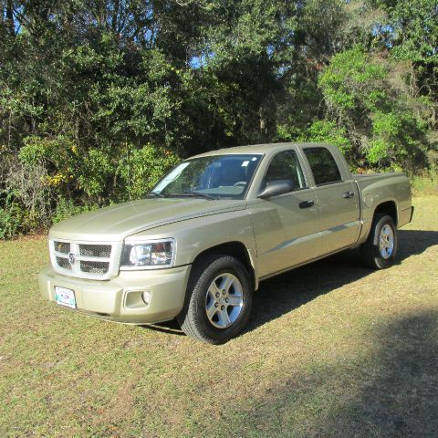 Dodge Dakota 2011 photo 2