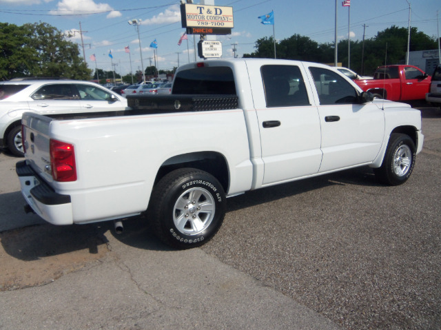 Dodge Dakota 2011 photo 4