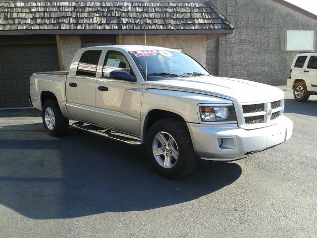 Dodge Dakota SLE Sierra 2WD Pickup Truck