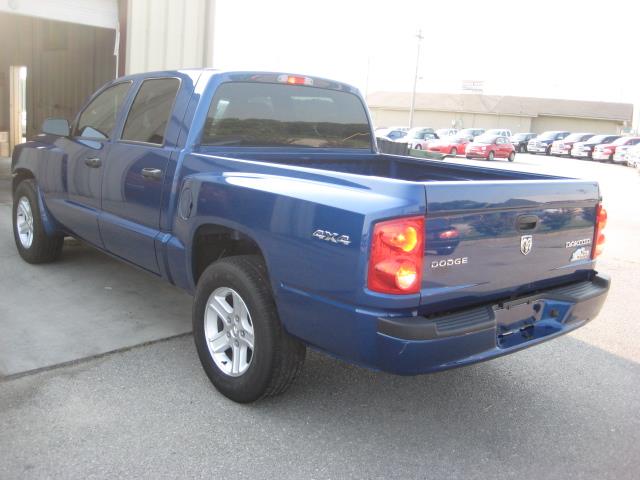 Dodge Dakota 2011 photo 2