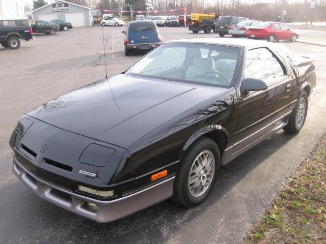 Dodge Daytona 1990 photo 1