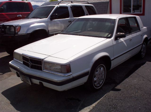 Dodge Dynasty Base Sedan