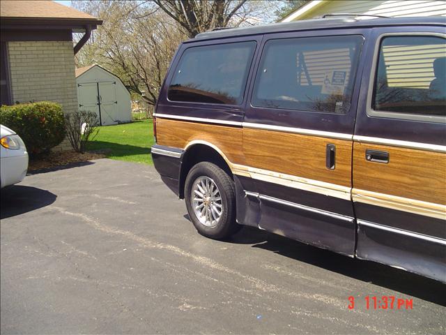 Dodge Grand Caravan 1993 photo 1