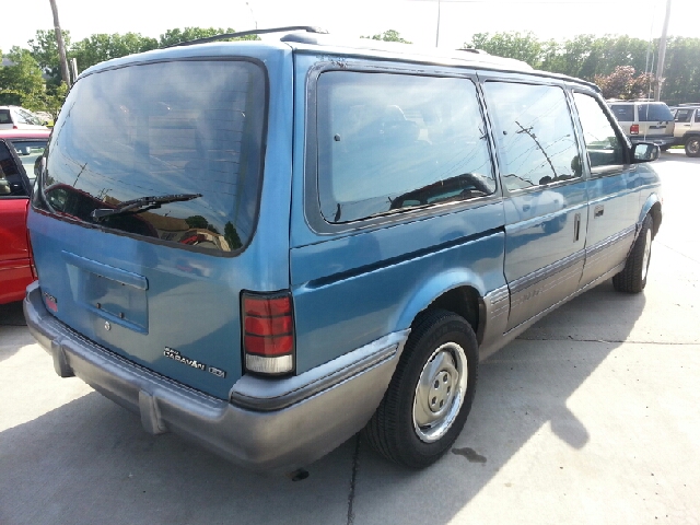 Dodge Grand Caravan 1993 photo 2