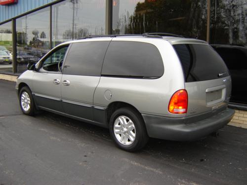 Dodge Grand Caravan 1997 photo 2