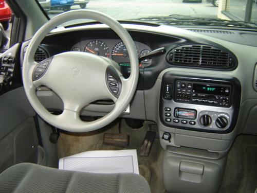 Dodge Grand Caravan 1997 photo 3
