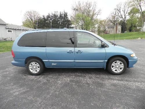 Dodge Grand Caravan 1997 photo 1