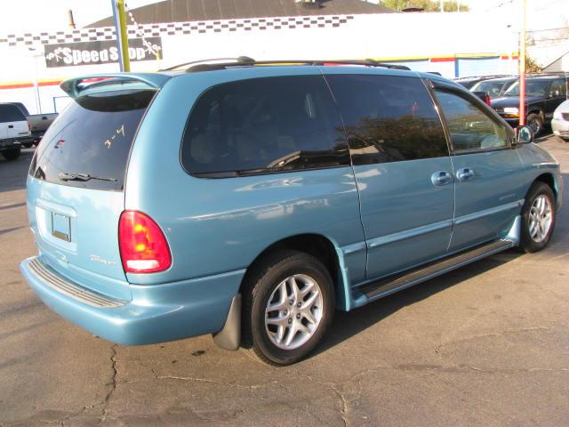 Dodge Grand Caravan 1999 photo 3