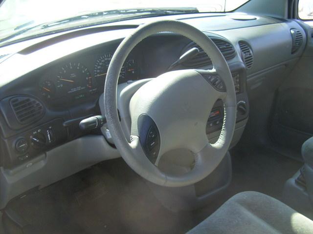 Dodge Grand Caravan 1999 photo 2