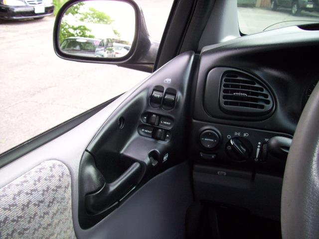 Dodge Grand Caravan 1999 photo 3