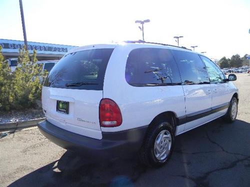 Dodge Grand Caravan 2000 photo 1