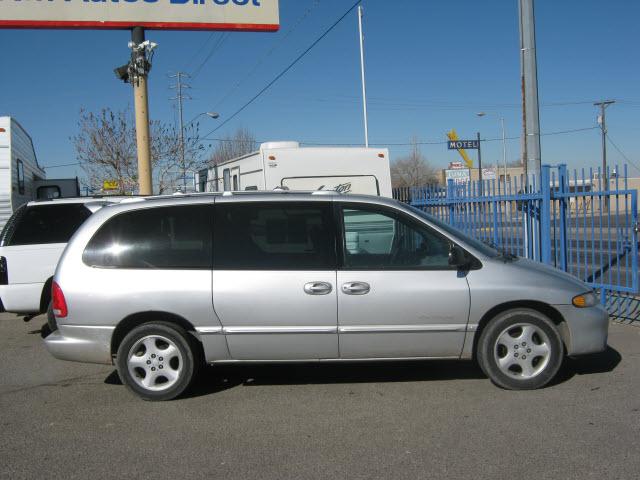 Dodge Grand Caravan 2000 photo 1
