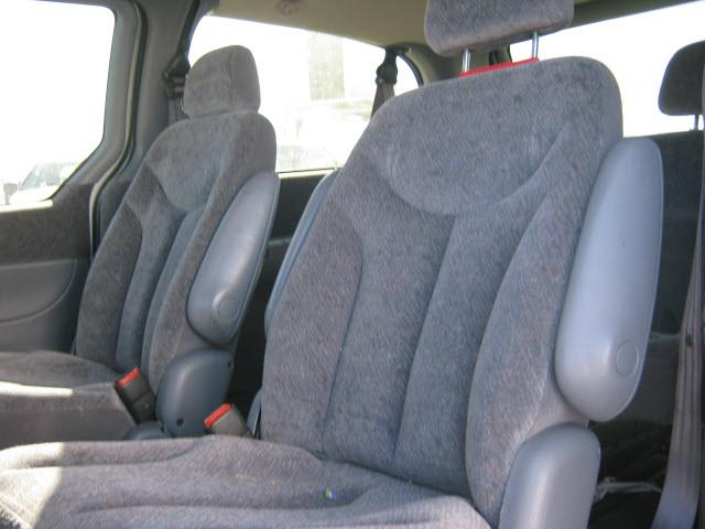 Dodge Grand Caravan 2000 photo 3