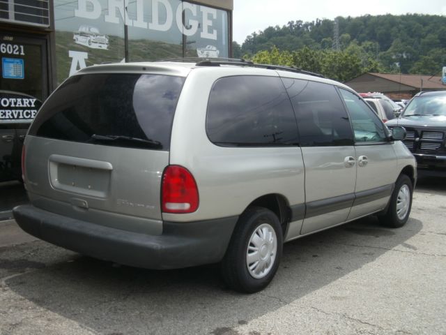 Dodge Grand Caravan 2000 photo 1