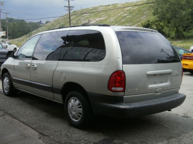 Dodge Grand Caravan 2000 photo 2