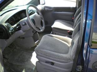 Dodge Grand Caravan 2000 photo 2