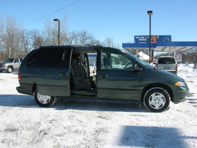 Dodge Grand Caravan 2000 photo 3