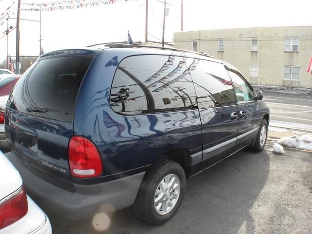 Dodge Grand Caravan 2000 photo 2