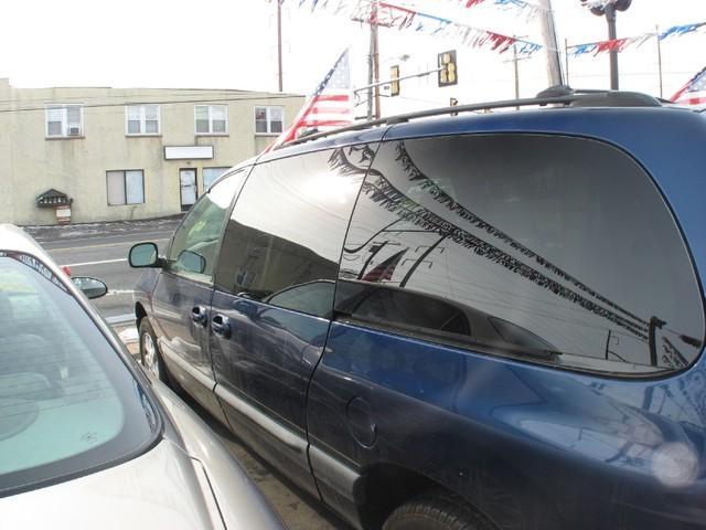 Dodge Grand Caravan 2000 photo 3