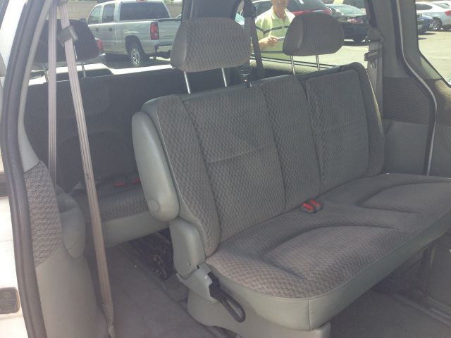 Dodge Grand Caravan 2000 photo 3