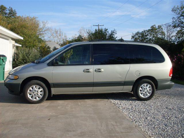 Dodge Grand Caravan 2000 photo 1