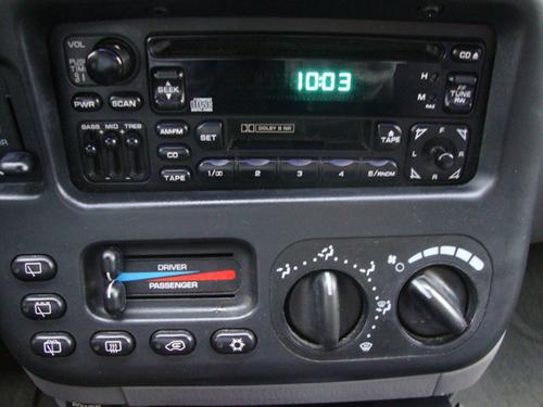 Dodge Grand Caravan 2000 photo 2
