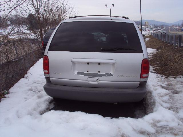 Dodge Grand Caravan 2000 photo 2