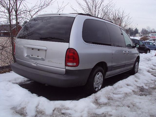 Dodge Grand Caravan 2000 photo 3