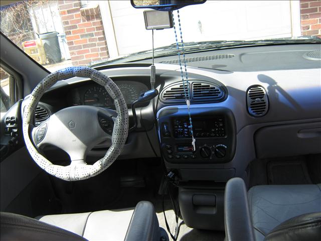 Dodge Grand Caravan 2000 photo 1