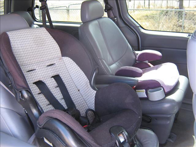 Dodge Grand Caravan 2000 photo 2