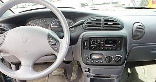 Dodge Grand Caravan 2000 photo 3
