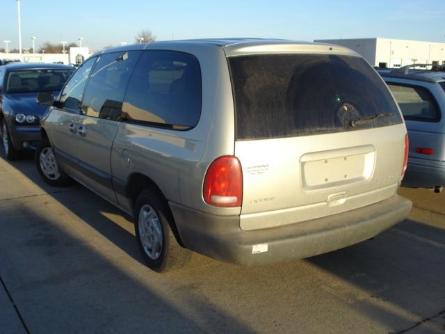 Dodge Grand Caravan 2000 photo 2