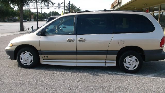 Dodge Grand Caravan 2000 photo 2