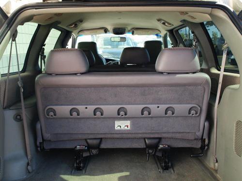 Dodge Grand Caravan 2000 photo 2