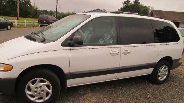 Dodge Grand Caravan 2000 photo 2
