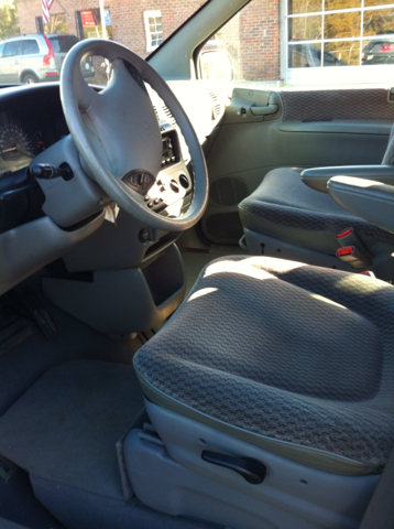 Dodge Grand Caravan 2000 photo 2
