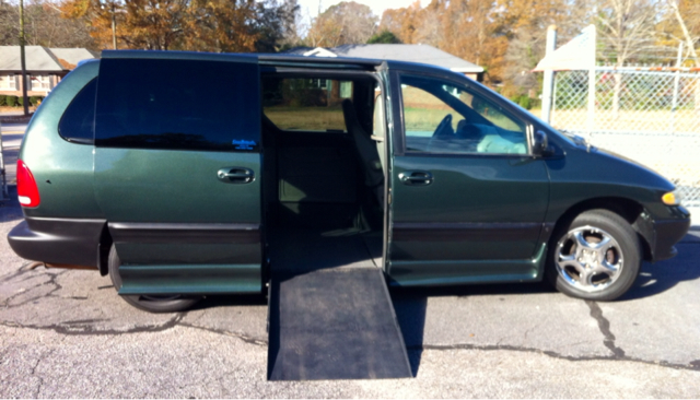 Dodge Grand Caravan 2000 photo 3