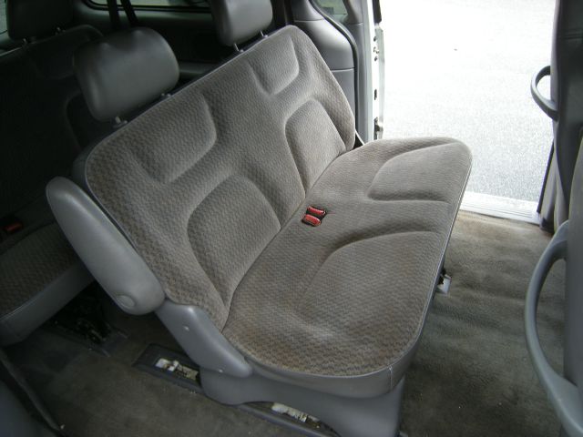 Dodge Grand Caravan 2000 photo 3