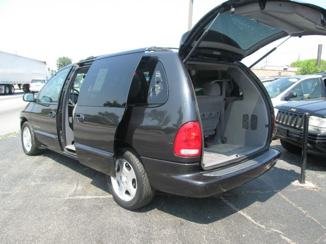 Dodge Grand Caravan 2000 photo 2