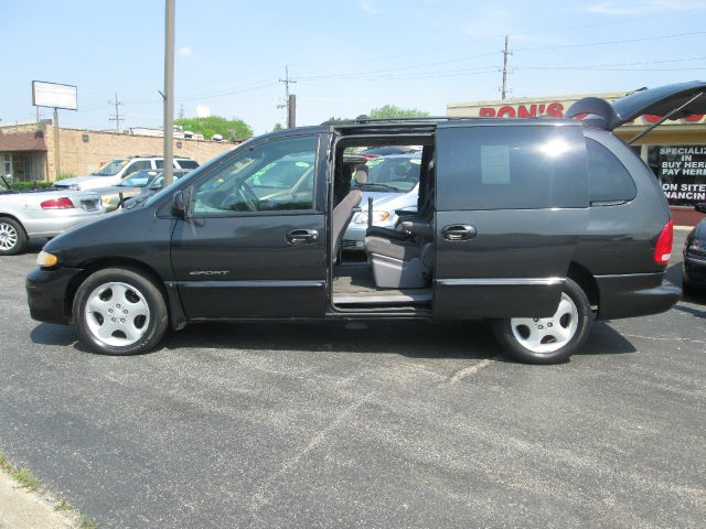 Dodge Grand Caravan 2000 photo 3