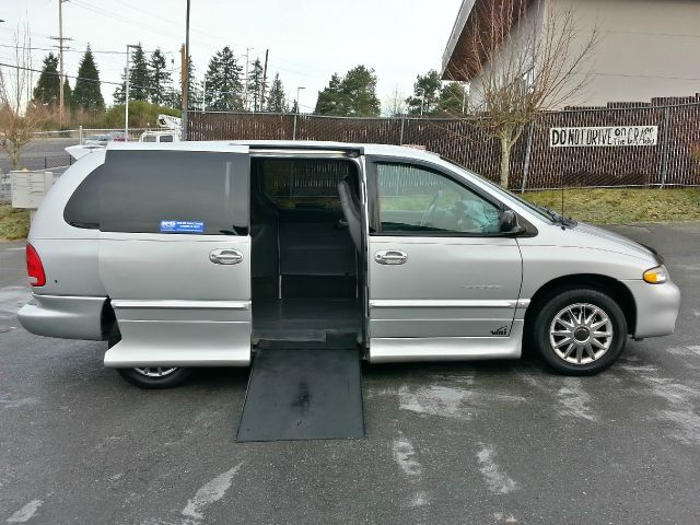 Dodge Grand Caravan 2000 photo 1