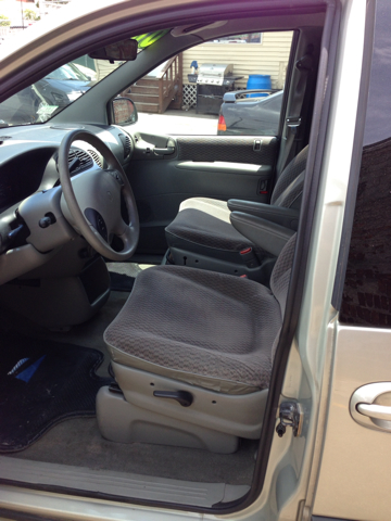 Dodge Grand Caravan 2000 photo 2