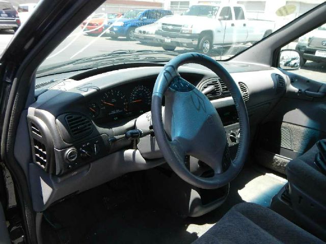 Dodge Grand Caravan 2000 photo 4