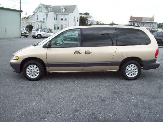Dodge Grand Caravan 2000 photo 2