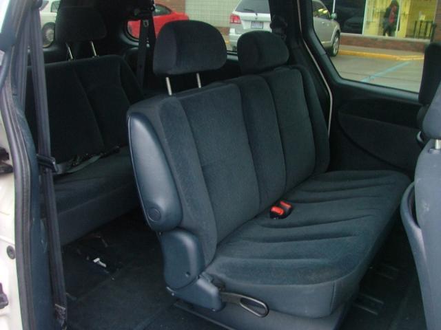 Dodge Grand Caravan 2001 photo 2